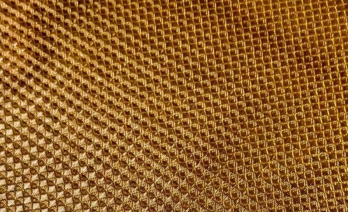 SG-LG-010 laminated glass metal mesh pattern sample
