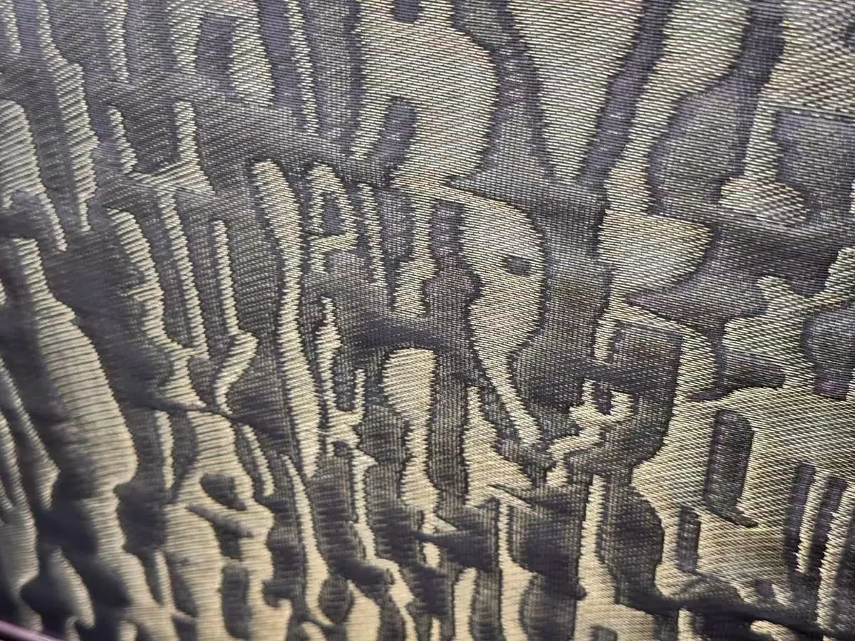 SG-LG-021 laminated glass metal mesh pattern sample