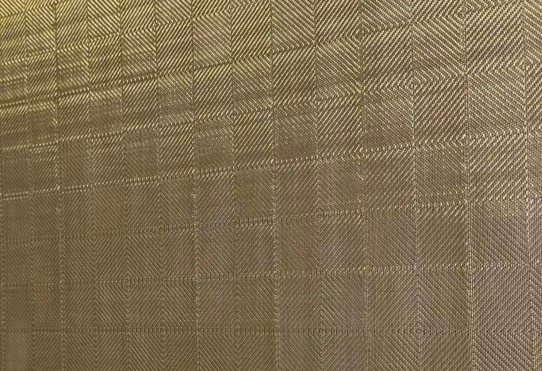 SG-LG-038 laminated glass metal mesh pattern sample