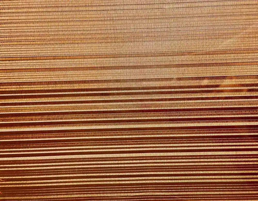 SG-LG-039 laminated glass metal mesh pattern sample