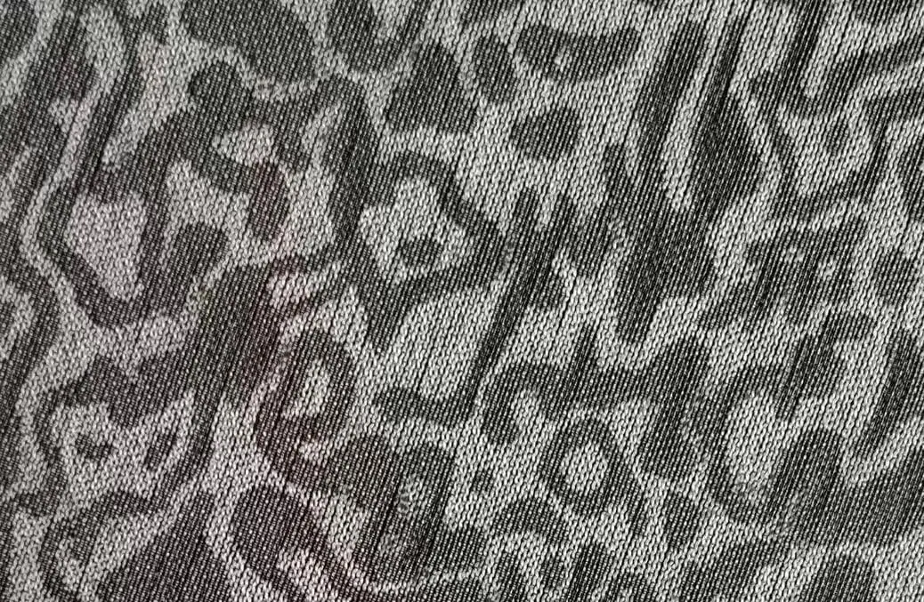 SG-LG-044 laminated glass metal mesh pattern sample