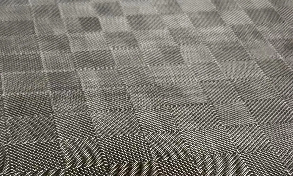 SG-LG-054 laminated glass metal mesh pattern sample