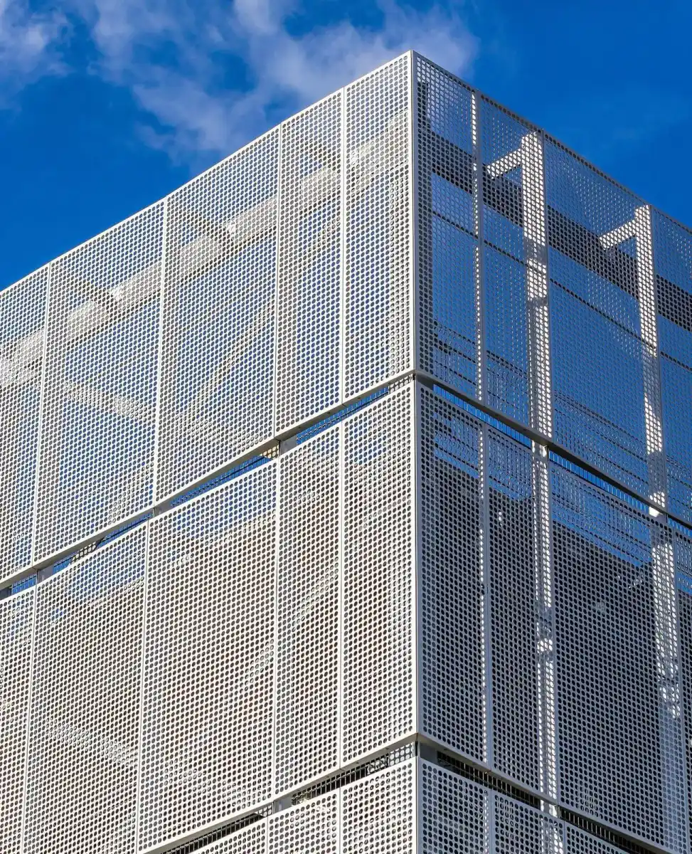 Parking Garage Screen architectural metal mesh application