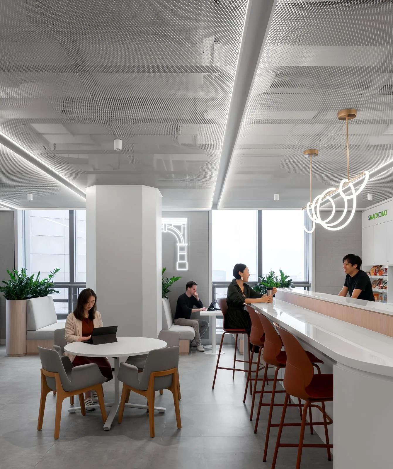 Ceiling / Overhead application